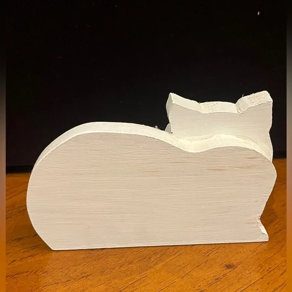 Vintage rustic handmade wooden White sitting Cat Decor. GUC! - Picture 5 of 7